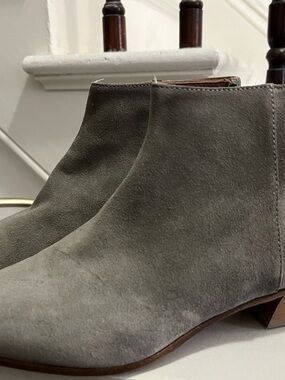 Aquatalia Gray Suede Ankle Booties